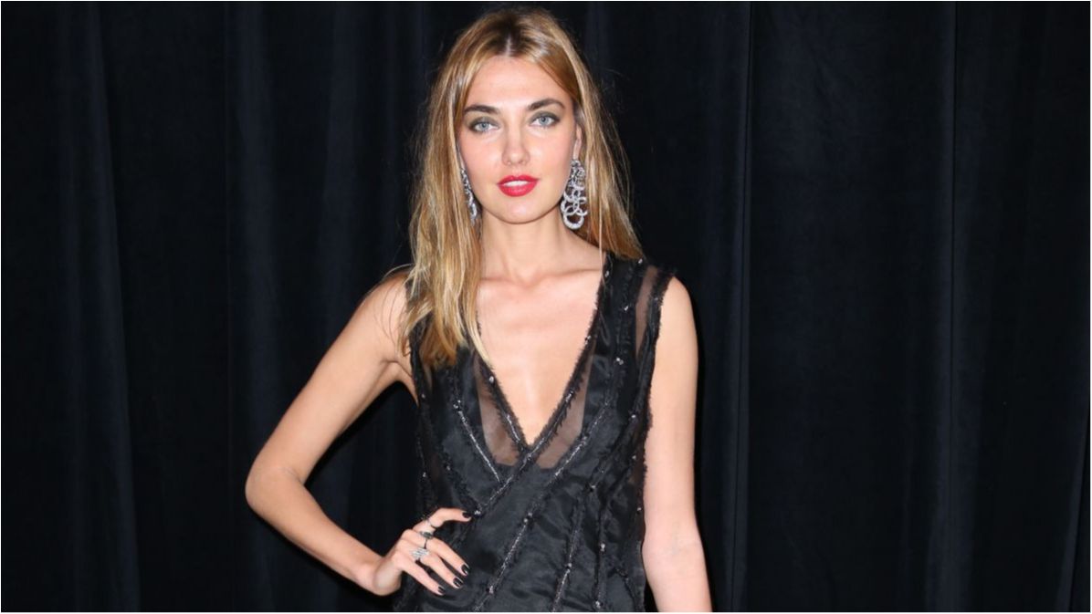 Відома українська модель вразила прозорою сукнею на вечірці в Каннах: фотофакт