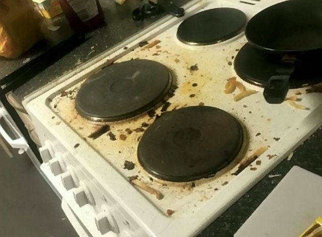 19-річна студентка виграла конкурс на найбруднішу кімнату: вражаючі фото - фото 167511