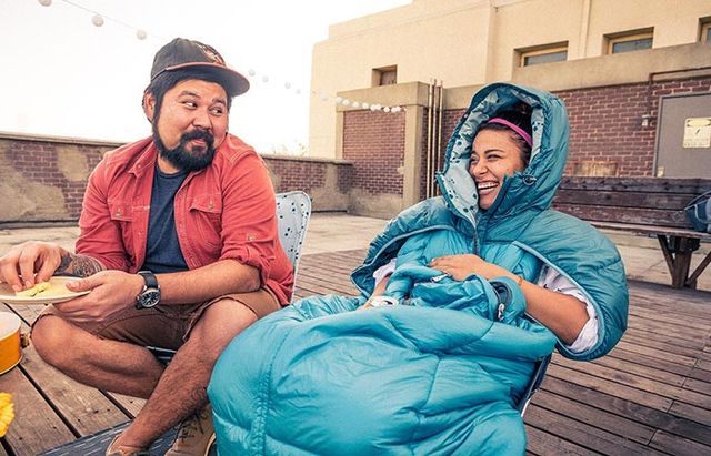 Безпощадна мода: як виглядає куртка, в якій можна спати - фото 166931