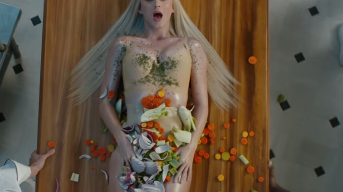 Katy Perry представила новий апетитний кліп - фото 1