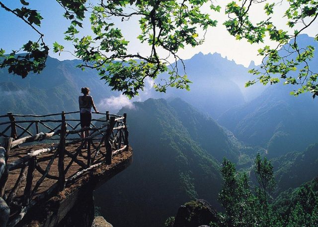 Куди поїхати влітку? Найкращі туристичні маршрути - фото 167890