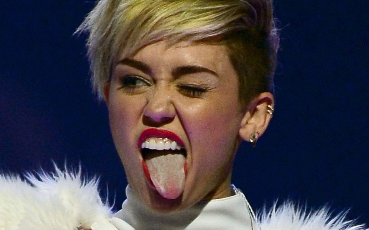 Що про ваше здоров'я може "розповісти" колір язика