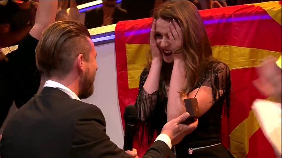 Вперше в історії Євробачення: коханий освідчився вагітній представниці Македонії