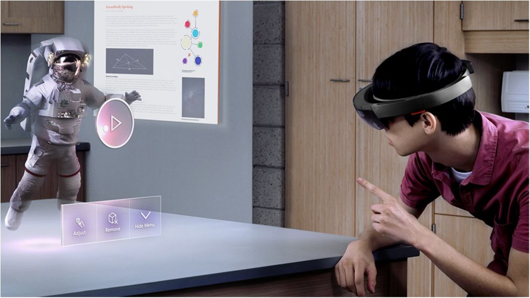 Microsoft розробляє компактну версію HoloLens