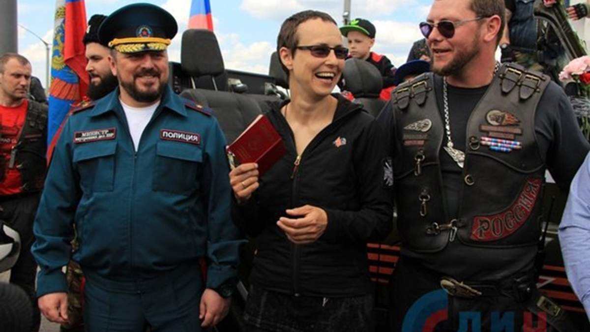 Відома російська співачка отримала паспорт "ЛНР": з'явилися фото - фото 1