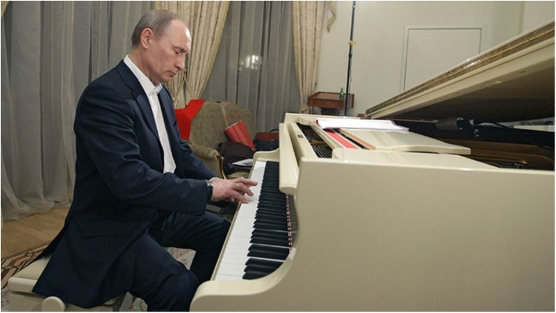 Путін зіграв на розладнаному роялі в очікуванні лідера КНР: епічне відео