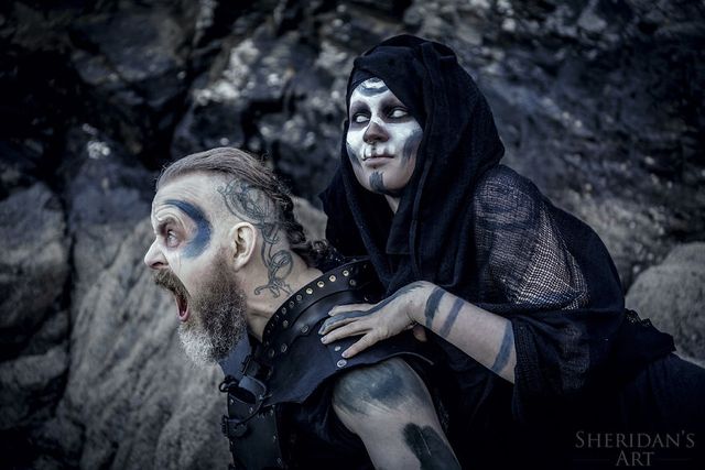 Чоловік влаштував фотосесію в стилі "Гри престолів" - фото 166877