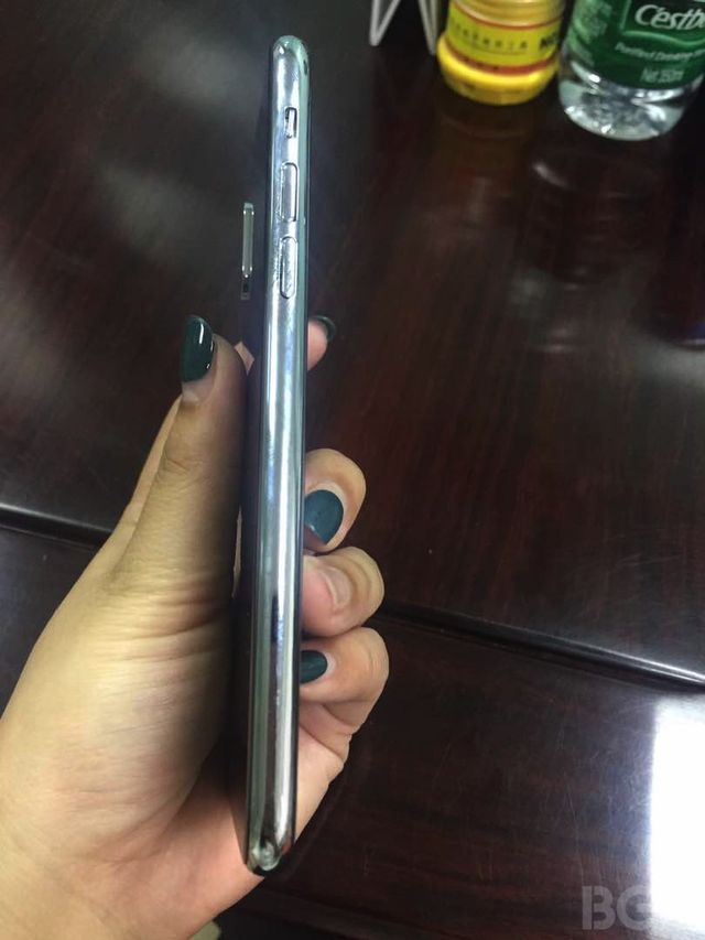 Свіжа порція "живих" фото iPhone 8 - фото 167504