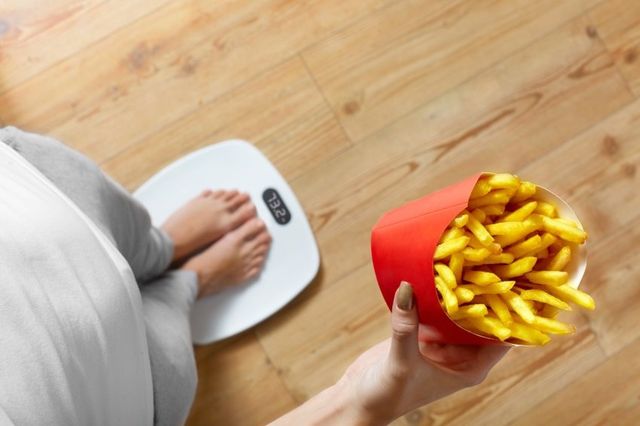 Чому вам хочеться багато їсти? - фото 166136