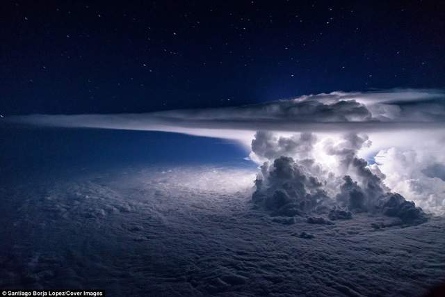 Пілот показав вражаючі фото апокаліптичного неба - фото 166004