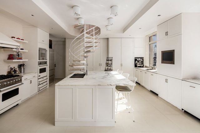 ЗМІ показали пентхаус Стінга за 56 мільйонів доларів: розкішні фото - фото 164246