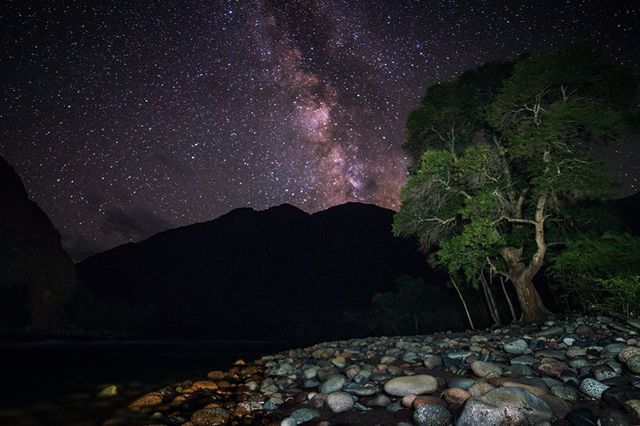 Фотограф показав дивовижні знімки "веселкової" долини - фото 169907