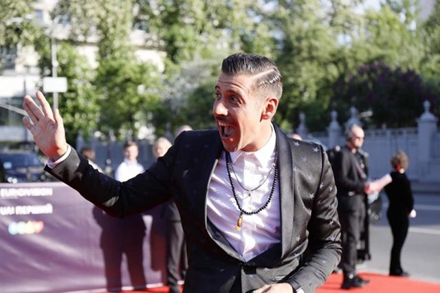 Зірки Євробачення на червоній доріжці: яскраві фото - фото 164854