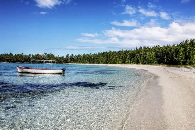 Найкрасивіші блакитні лагуни світу: дивовижні фото - фото 170084