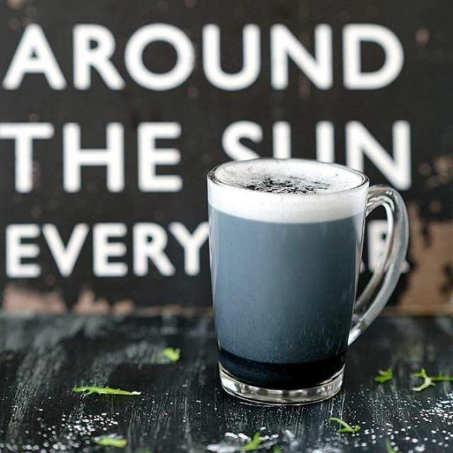 Новий кавовий тренд: чорний лате набуває популярності в мережі - фото 167234