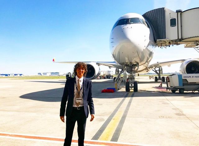 Робота мрії: 20-річний хлопець отримує гроші за те, що він подорожує світом - фото 165821