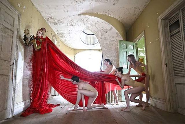 Моторошна казка: яскраві фото покинутих місць - фото 165083