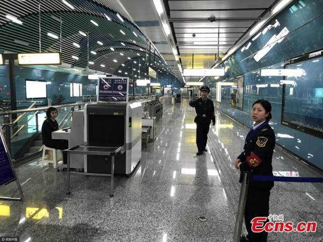 Як виглядає "закинута" станція метро в Китаї: неймовірні фото - фото 166859