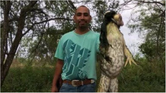 Американець вполював гігантську жабу-бика: фотофакт