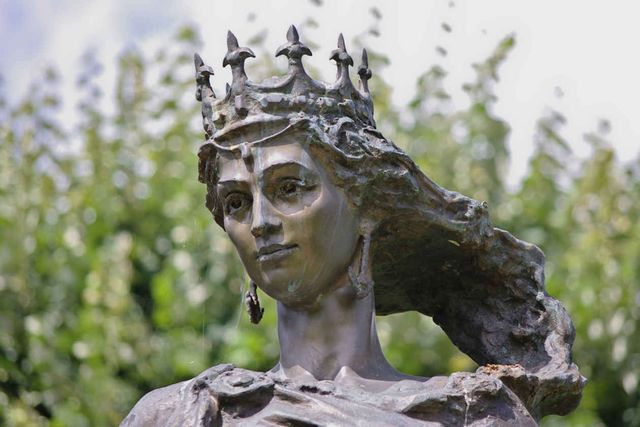 Сварка через Анну Ярославну та кінопрем'єри червня: 31 травня у трьох фото - фото 170749