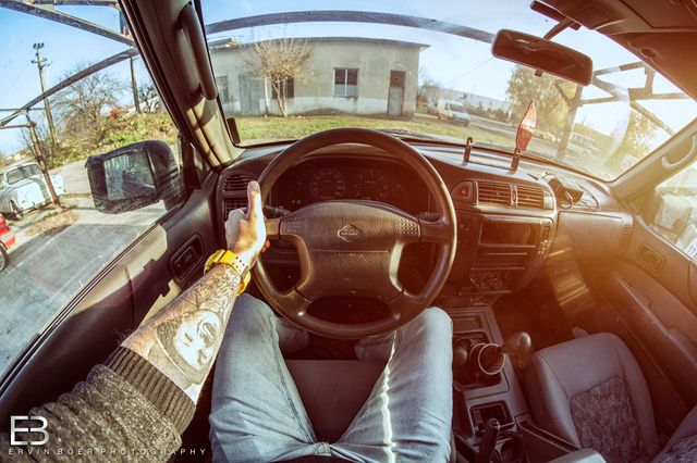 Румунський фотограф креативно показує інтер'єри авто - фото 167753