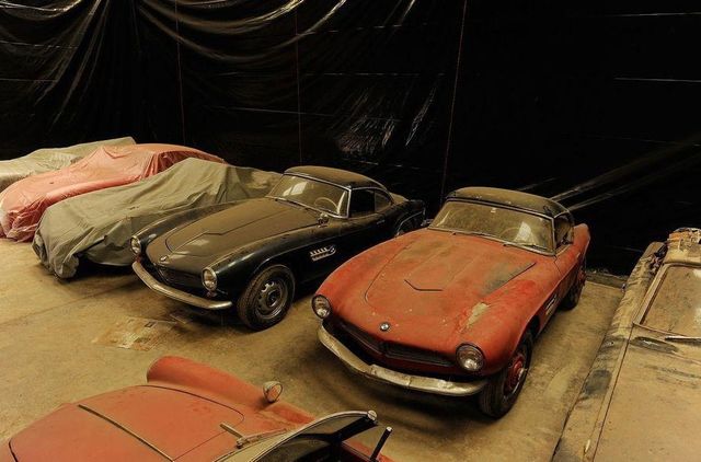 Як виглядає відновлений автомобіль Елвіса Преслі: яскраві фото - фото 164984