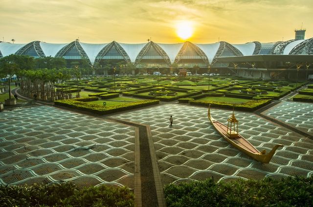 Незвичайні аеропорти світу: вражаючі фото - фото 165914