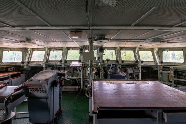 Покинута легенда! Вражаючі фото ракетного крейсера - фото 164471