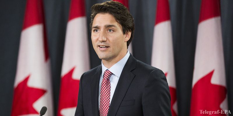 Меркель показала в Instagram яскраві шкарпетки Трюдо