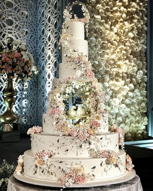 Як виглядають весільні торти в Індонезії: казкові фото - фото 169146