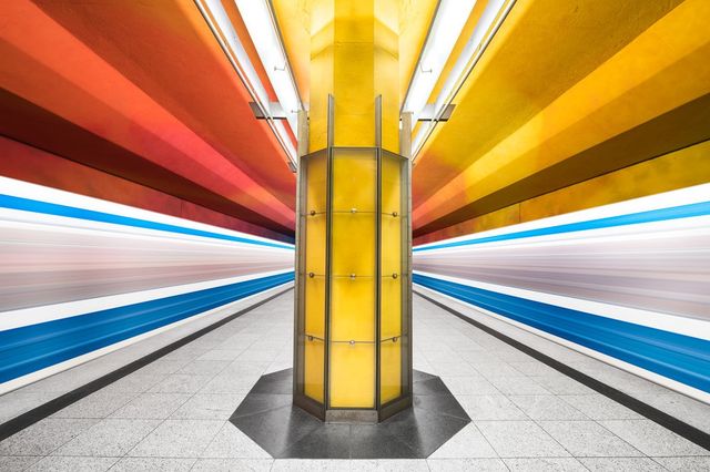 Заворожує! Фотограф показав красу метрополітену - фото 163837