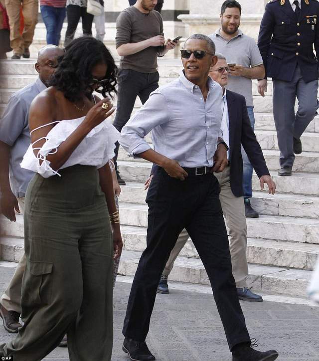 Як Барак і Мішель Обама проводять відпустку в Італії: з'явилися фото - фото 168884