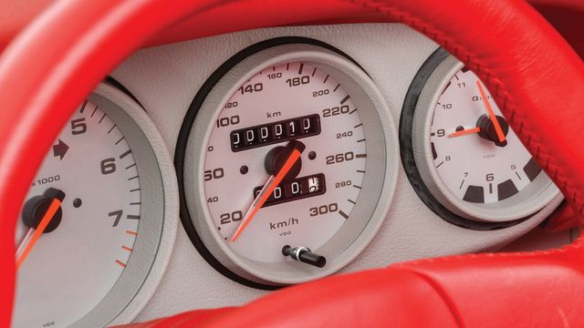 Унікальний Porsche 911 продали за два мільйони євро - фото 170464