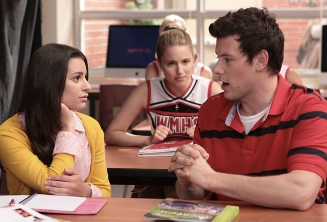 Не повторюйте це вдома! Ці манери жінок шалено дратують чоловіків - фото 163510