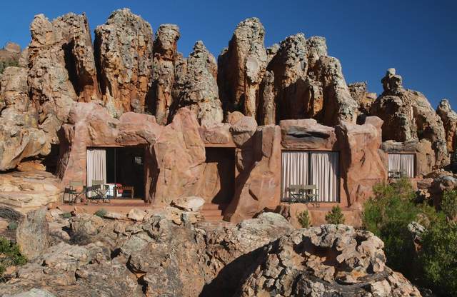 Як виглядає печерний готель у Південній Африці: ефектні фото - фото 170175