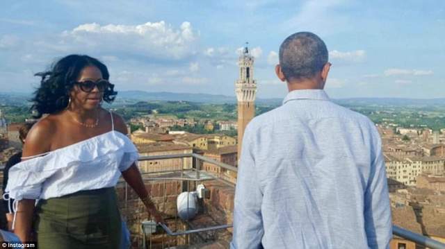 Як Барак і Мішель Обама проводять відпустку в Італії: з'явилися фото - фото 168882