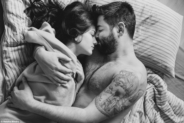 Ці ознаки можуть свідчити про те, що в неї з'явився інший - фото 165814