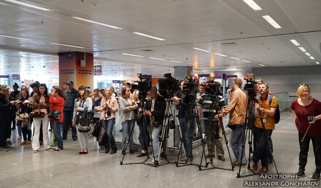 Головний фаворит Євробачення-2017 прилетів до Києва: опубліковані фото - фото 164240