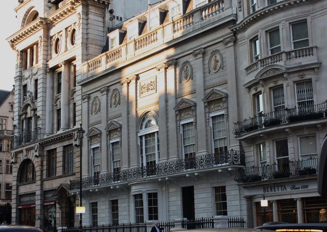 За відвідування цих місць вас можуть заарештувати - фото 167639