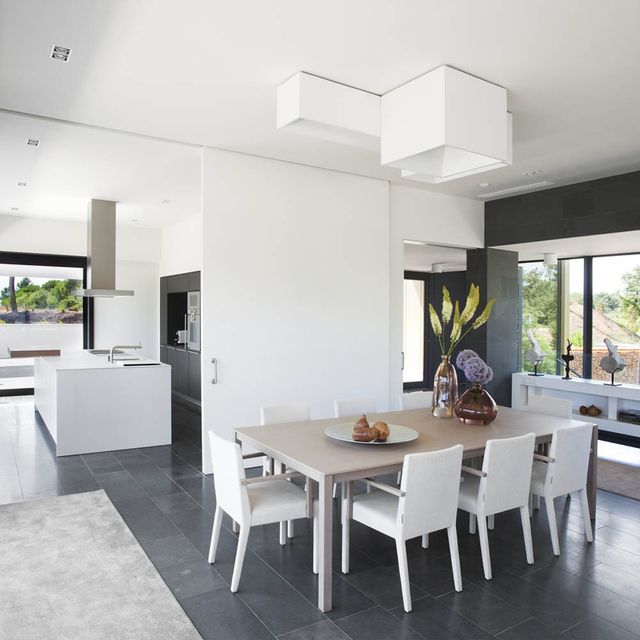 Ніякого золота! Вражаючі фото дивовижної вілли в Іспанії - фото 164821