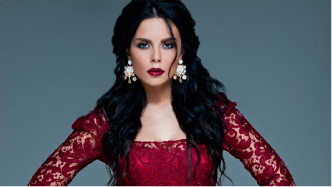 Настя Каменських святкує ювілей: найвідвертіші фото співачки (18+)