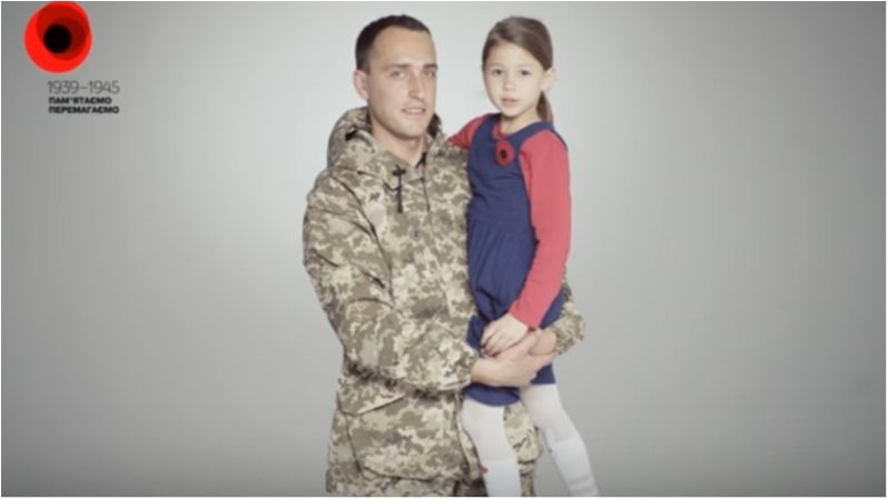 "Я є, тому що їх немає": з'явилися зворушливі відео про День пам'яті в Україні