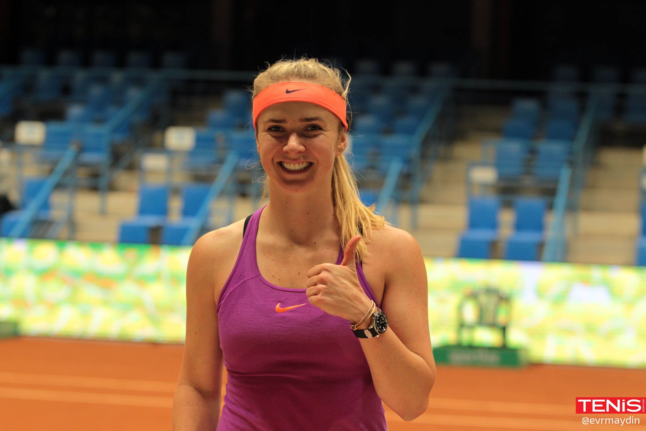 Перша ракетка України похвалилася спокусливим фото в купальнику