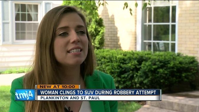 Дівчина не дала викрасти своє авто: шокуюче відео