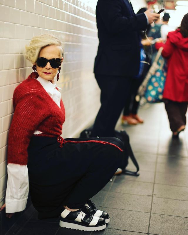 Ікона стилю! 63-річна викладачка стала супермоделлю - фото 165797