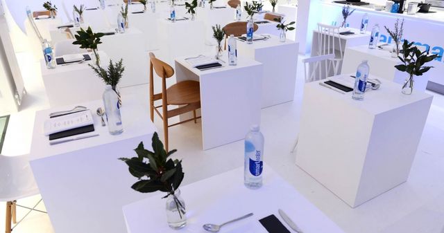 Як виглядає ресторан для тих, хто любить їсти на самоті - фото 164080