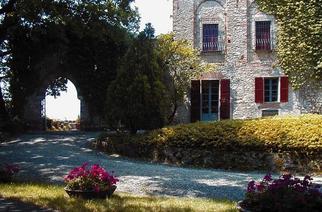 Мер містечка в Італії платить по 2000 євро новим мешканцям - фото 166043