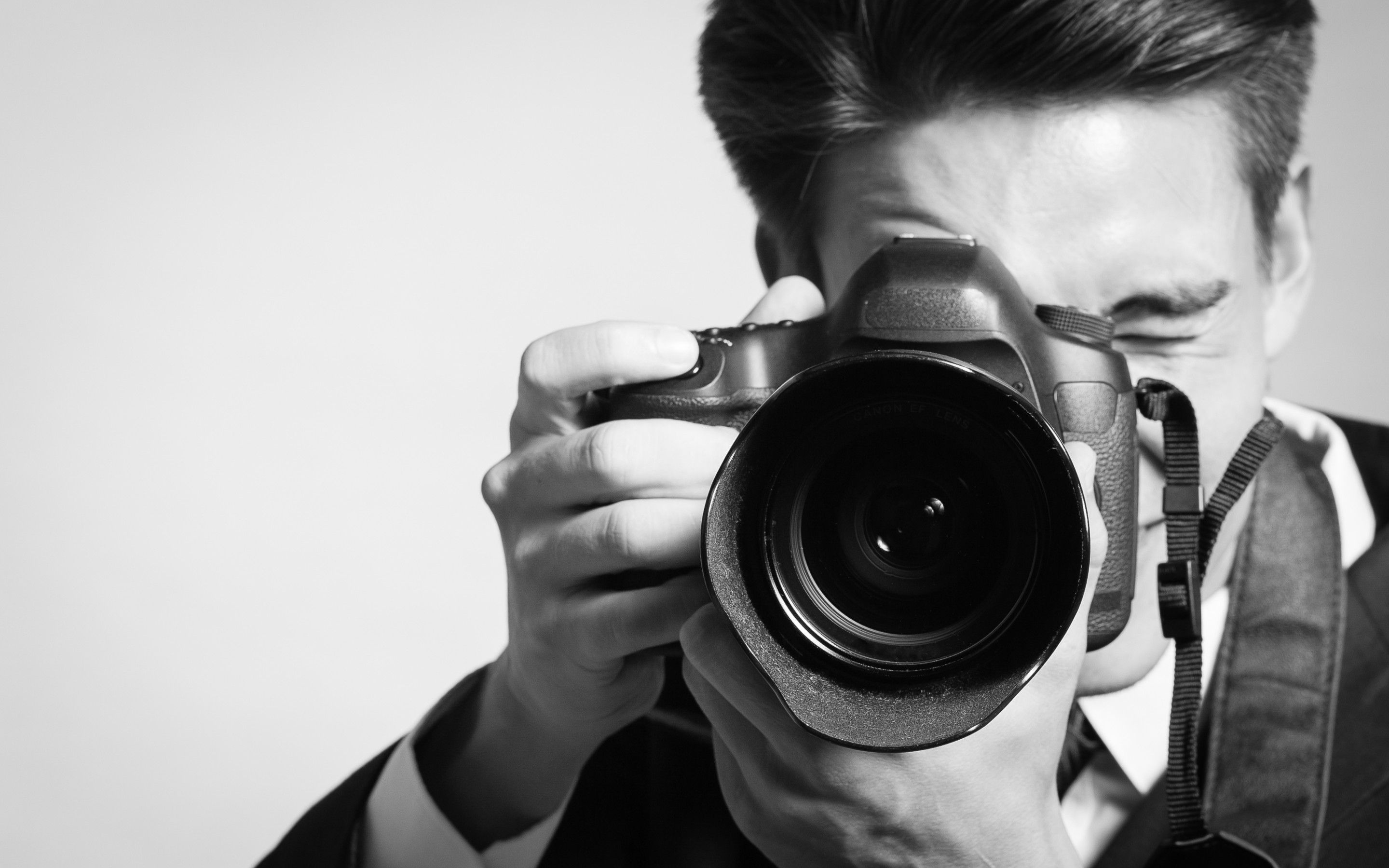 Фотограф чотири роки щодня сидів у річці задля цього фото