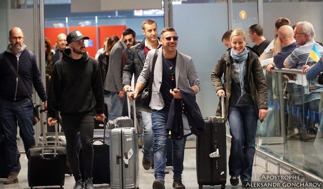 Головний фаворит Євробачення-2017 прилетів до Києва: опубліковані фото - фото 164241