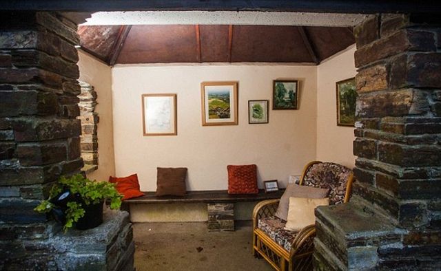 На цій зупинці можна чекати автобус вічно: милі фото - фото 167580